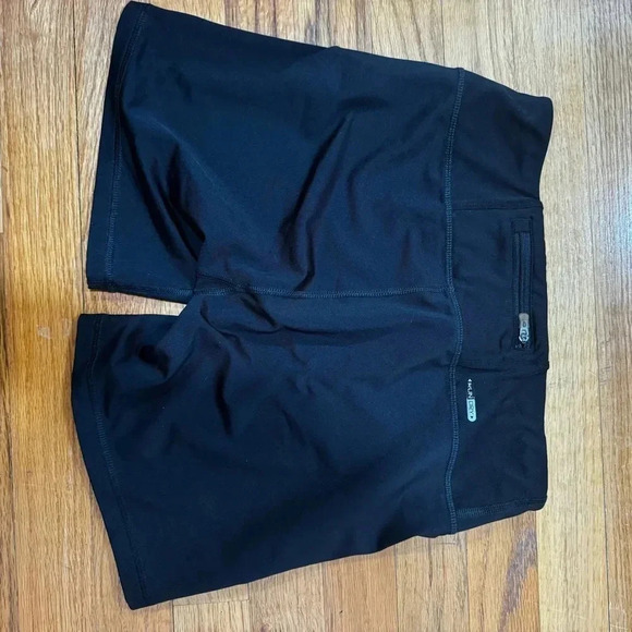 Saucony black shorts large - Picture 3 of 9